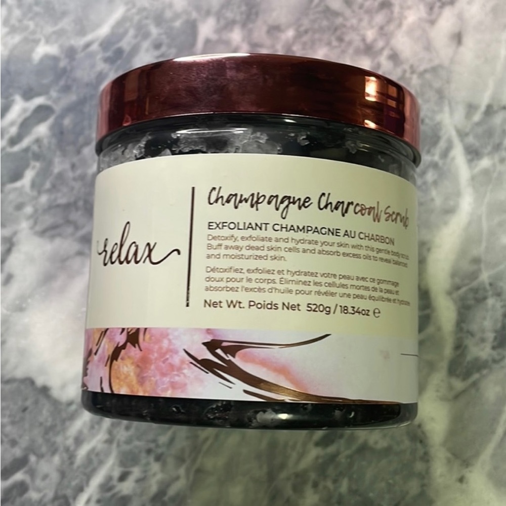 Manna Kadar Champagne Charcoal Scrub